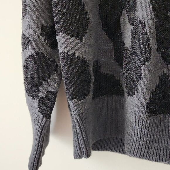 RtA Black Gray Silver Animal Leopard Print  Knit Sweater M (Bx30) - Picture 5 of 7